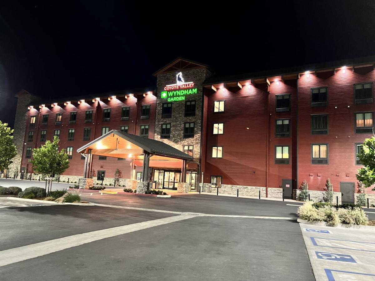 Wyndham Garden Redwood Valley - Ukiah Exterior photo